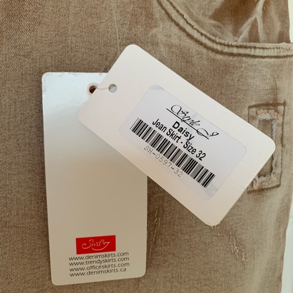 Style J Fashion Daisy Denim Mini Skirt (size 32) - Picture 5 of 14